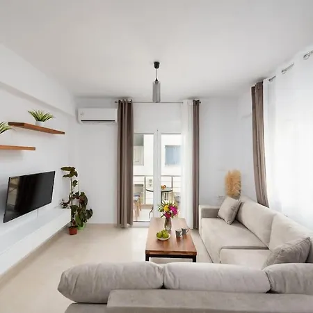 아파트 G Berdufi 2 Bd With Parking In